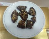 A picture of step 4 of Nuts chocolate.