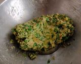 A picture of step 2 of Bathua Lachcha Paratha.
