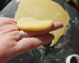 Foto del paso 3 de la receta: Galletitas con jalea de frutillas sin manteca