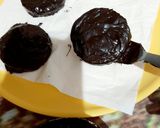 A picture of step 3 of Instant choco pie.