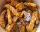 Gambar langkah 3 resipi Tempe goreng bawang putih.