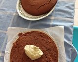 Foto del passaggio 5 della ricetta Torta al cioccolato ripiena e ricoperta di crema al pistacchio