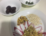 A picture of step 2 of Spinach dates balls.