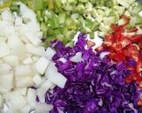 صورة لخطوة 2 من وصفة شوربة الخضار السريعه