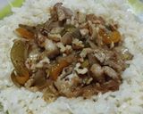 Foto del paso 7 de la receta: Muslos de pollo deshuesados con tandoori y nuez sobre arroz blanco
