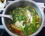 Hình bước làm 3 của món Canh chua nghêu