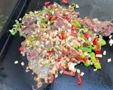 Une image de l'étape 18 de Bœuf sauté aux poivrons, oignons, tomate et gingembre.