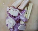 Foto langkah ke 1 dari resep Sayur Bening Bayam Oyong.