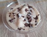 Foto del passaggio 3 della ricetta Gelato senza gelatiera con banana, yogurt, cioccolato e un pizzico di zenzero