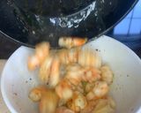 Foto del paso 5 de la receta: Crema de calabaza, langostinos y huevo mollet