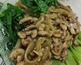 Foto langkah ke 5 dari resep Pokcoy Siram Jamur Saus Tiram.