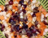 Foto langkah ke 1 dari resep Salad buah sederhana.