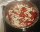 Foto del paso 2 de la receta: Arroz con pollo y pimientos al ajillo