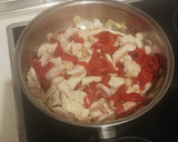 Foto del paso 2 de la receta: Arroz con pollo y pimientos al ajillo