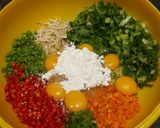 Foto langkah ke 6 dari resep Omelet Sayur & Daun Kelor.