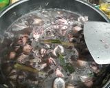Foto langkah ke 2 dari resep Cumi hitam bumbu iris sederhana.