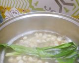Hình bước làm 1 của món Chè hạt sen đường phèn