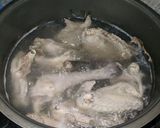 Foto langkah ke 1 dari resep Ayam Kampung Bumbu Kuning.