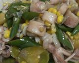 Foto langkah ke 2 dari resep Oseng cumi asin cabe hijau.