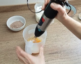 Foto del paso 2 de la receta: Bizcocho de chocolate sin horno sin harina sin lácteos
