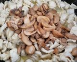 Foto del paso 1 de la receta: Pollo con champiñones