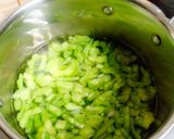 Foto langkah ke 1 dari resep Tumis Pare Cabai Hijau.