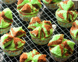 Foto langkah ke 6 dari resep Bolu Kukus Pandan Cokelat Mekar Semua - Asian Steamed Cake.