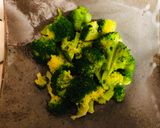A picture of step 2 of Broccoli with Egg sauce.