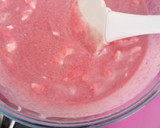 Foto del paso 2 de la receta: Polos de cereza cubiertos de chocolate (helado)