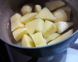 Foto del paso 1 de la receta: Tortitas de papa con azúcar moreno 🥔🧑🏽🍳
