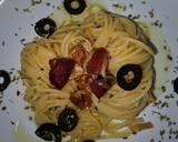 Foto del paso 6 de la receta: Spaguetini con ajoaceite, cayenas y tocineta