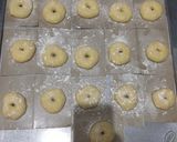 Foto langkah ke 6 dari resep Donat tanpa ulen (teknik autolisis).