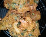 A picture of step 5 of Mix pakoray.
