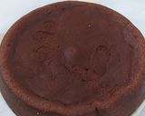 Foto del paso 5 de la receta: Torta De Chocolate Sin Harina Con Crema y Frutas Para Mamá ❤️