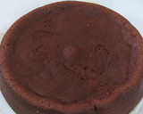 Foto del paso 5 de la receta: Torta De Chocolate Sin Harina Con Crema y Frutas Para Mamá ❤️
