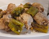 Foto del paso 6 de la receta: Contramuslos de pollo guisados con garbanzos de bote