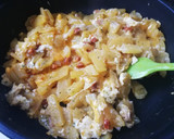 Foto del paso 3 de la receta: Revuelto ibérico de papas y cebolla cocidas