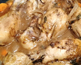 Foto del paso 6 de la receta: Muslos de pollo estofados con almendras, arándanos y pasas