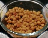 A picture of step 1 of Safed Chana Chaat.