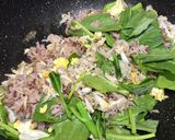 รูปขั้นตอนการทำที่ 4 ของ ข้าวกล้องผัดปู