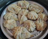 A picture of step 4 of Veg Momo.
