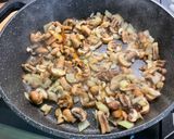 Une image de l'étape 11 de Lentilles Vertes aux Champignons Bruns.