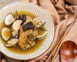 【老菜脯蒜香百合雞湯】白露節氣燉湯，滋潤安神營養高的食譜步驟5照片