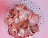 Hình bước làm 1 của món Lòng gà xào lá giang