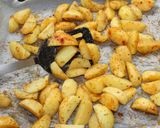 Fűszeres sült krumpli recept fázis 5 fotója