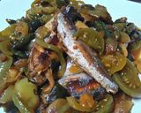 Foto langkah ke 4 dari resep Ikan Pindang Tomat Lombok Ijo.