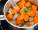 Une image de l'étape 3 de Veau mijoté aux haricots flageolets.