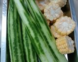 Foto langkah ke 1 dari resep Sayur Bening Segar Oyong Kemangi.