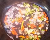 Foto langkah ke 5 dari resep 🍲 Oblok-oblok daun singkong bumbu iris simpel.