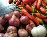 Foto langkah ke 1 dari resep Sambal Bawang Bu Rudy.